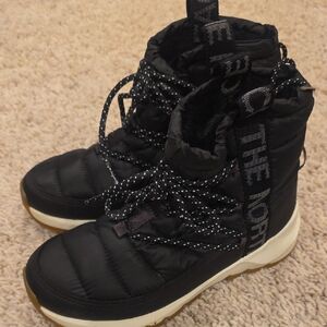 The North Face Womens Black Thermoball Waterproof Boots. Sz 7